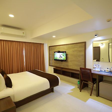Arctic Hotel Kochi Екстер'єр фото