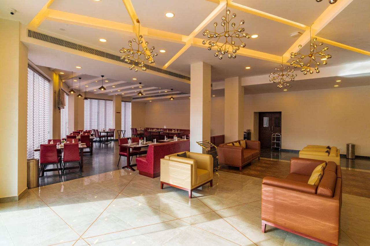 Arctic Hotel Kochi Екстер'єр фото