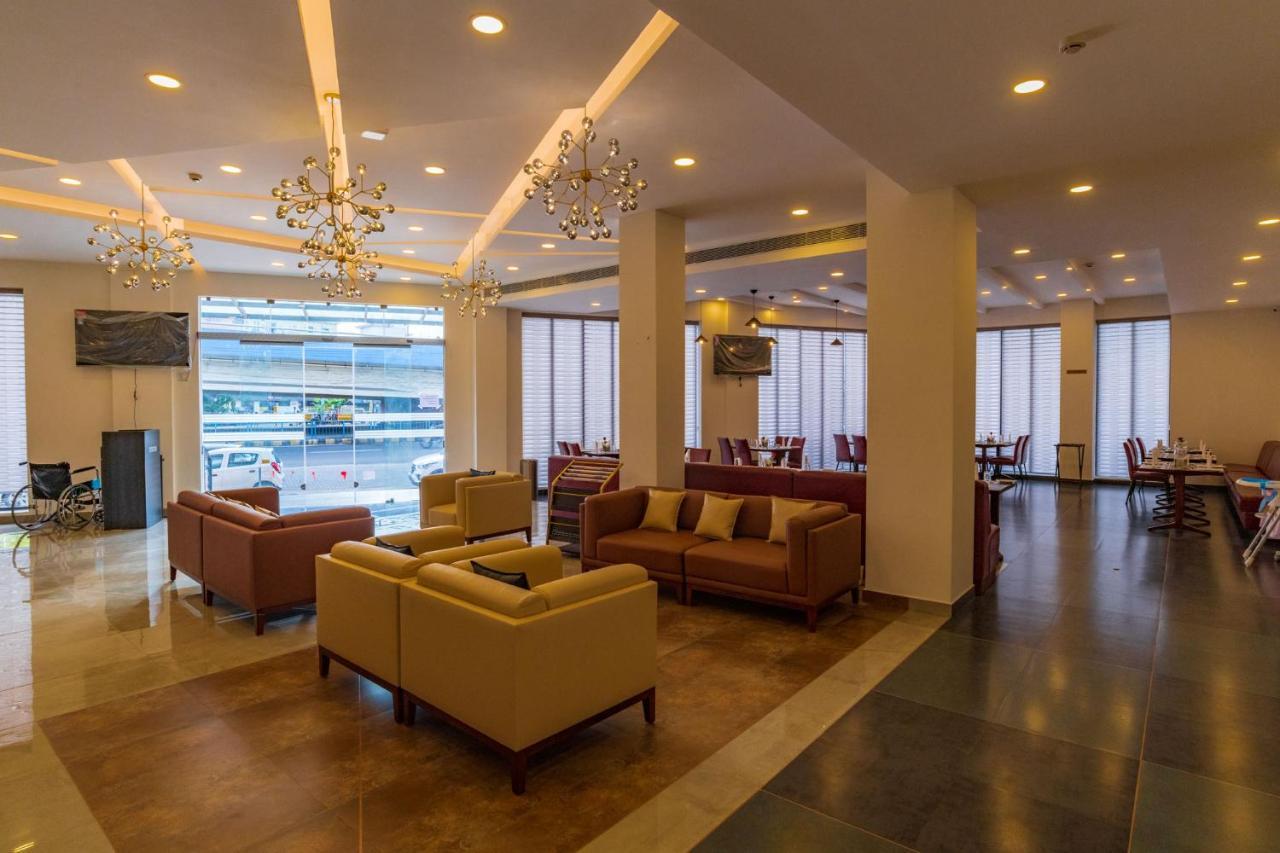 Arctic Hotel Kochi Екстер'єр фото