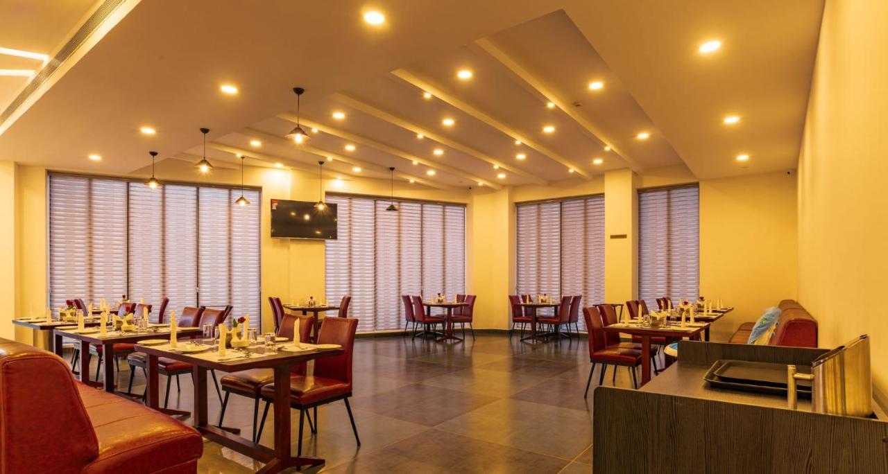 Arctic Hotel Kochi Екстер'єр фото
