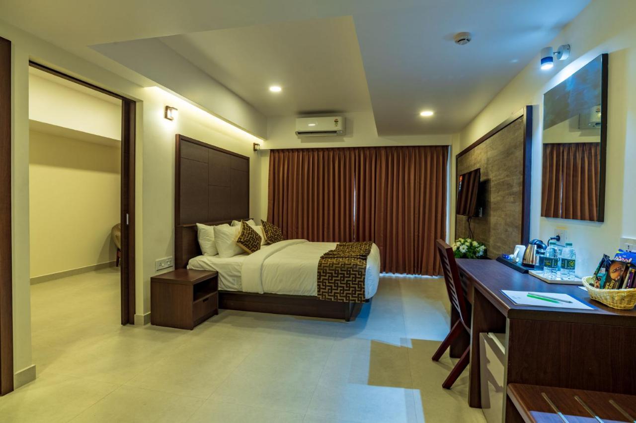 Arctic Hotel Kochi Екстер'єр фото