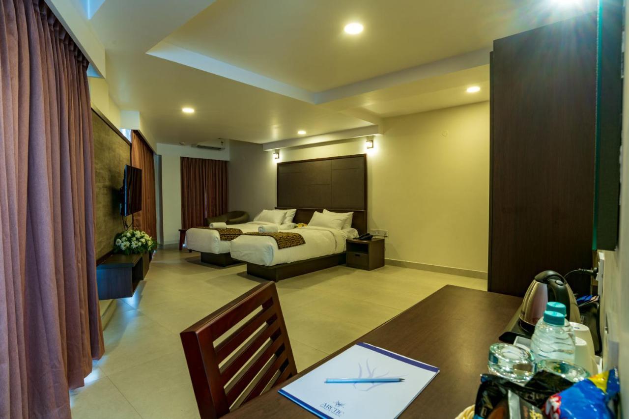 Arctic Hotel Kochi Екстер'єр фото