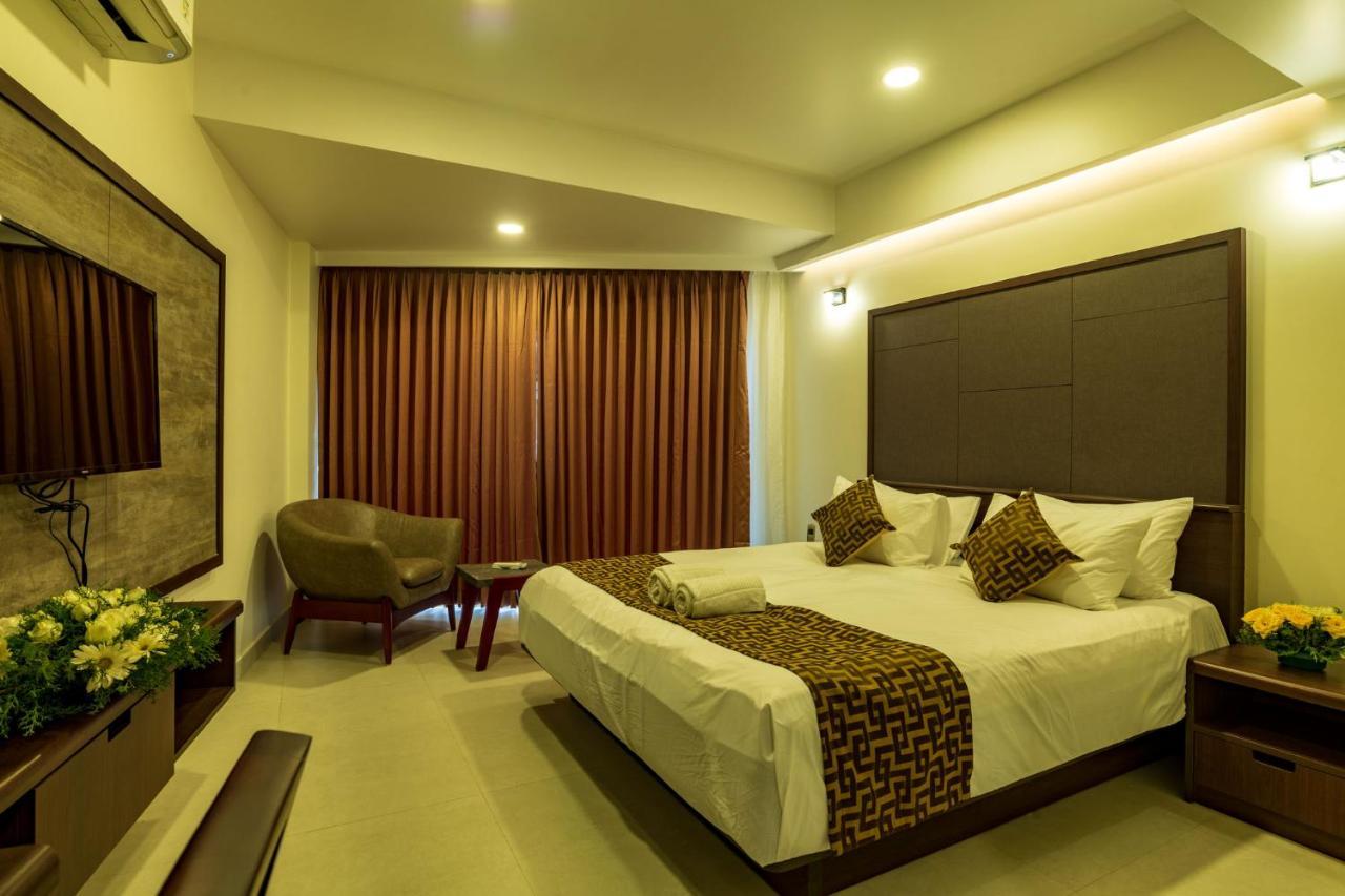 Arctic Hotel Kochi Екстер'єр фото