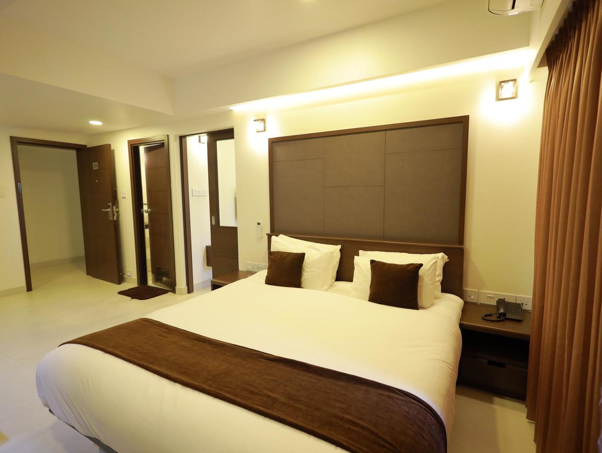Arctic Hotel Kochi Екстер'єр фото